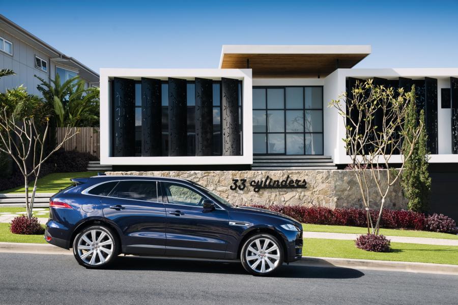  Jaguar F-Pace 30d AWD Portfolio 2016 года  (AU) (фото 7 из 9)